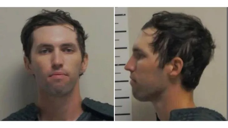 丹戎巴葛球,员因挥拳攻,击对手被捕,米乐YY易游,M6,MiLe,米乐YY易游官网,米乐YY易游体育官网,米乐YY易游体育下载,米乐YY易游APP